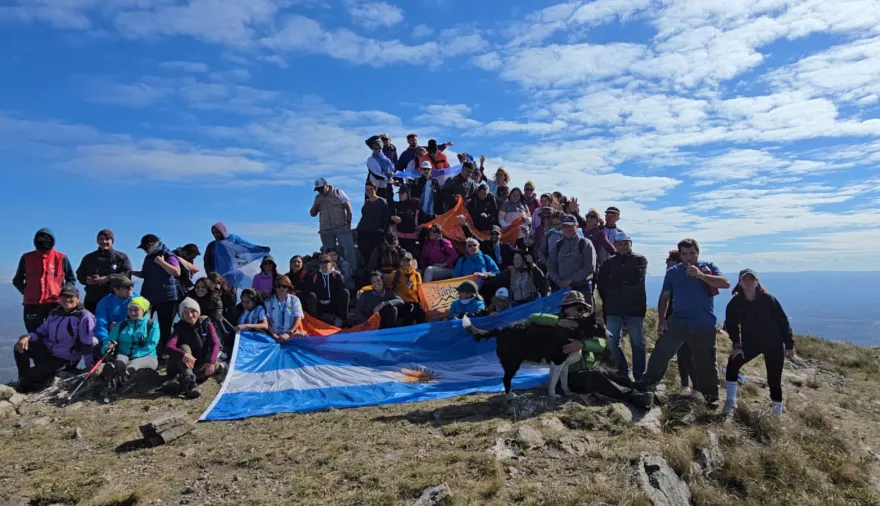 Trekking Patrio al Cerro "El Mojón"